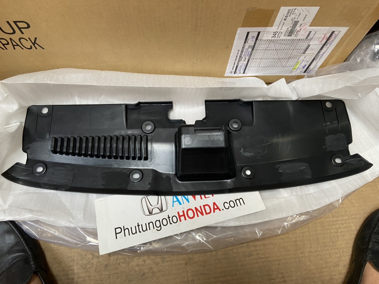 Tấm nhựa che khóa capo xe Honda CRV 2018 đến 2022 